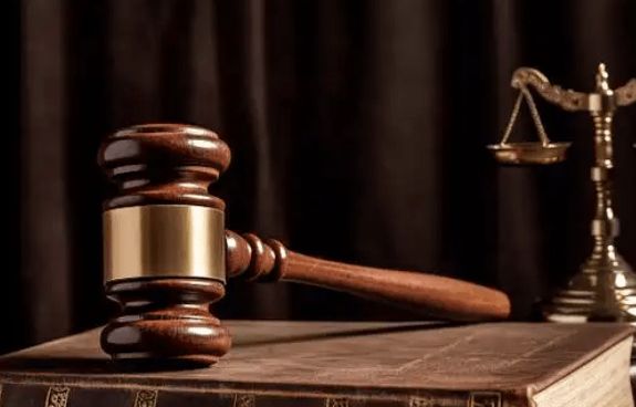 安徽一男子信访被劝返收镇干部4300元路